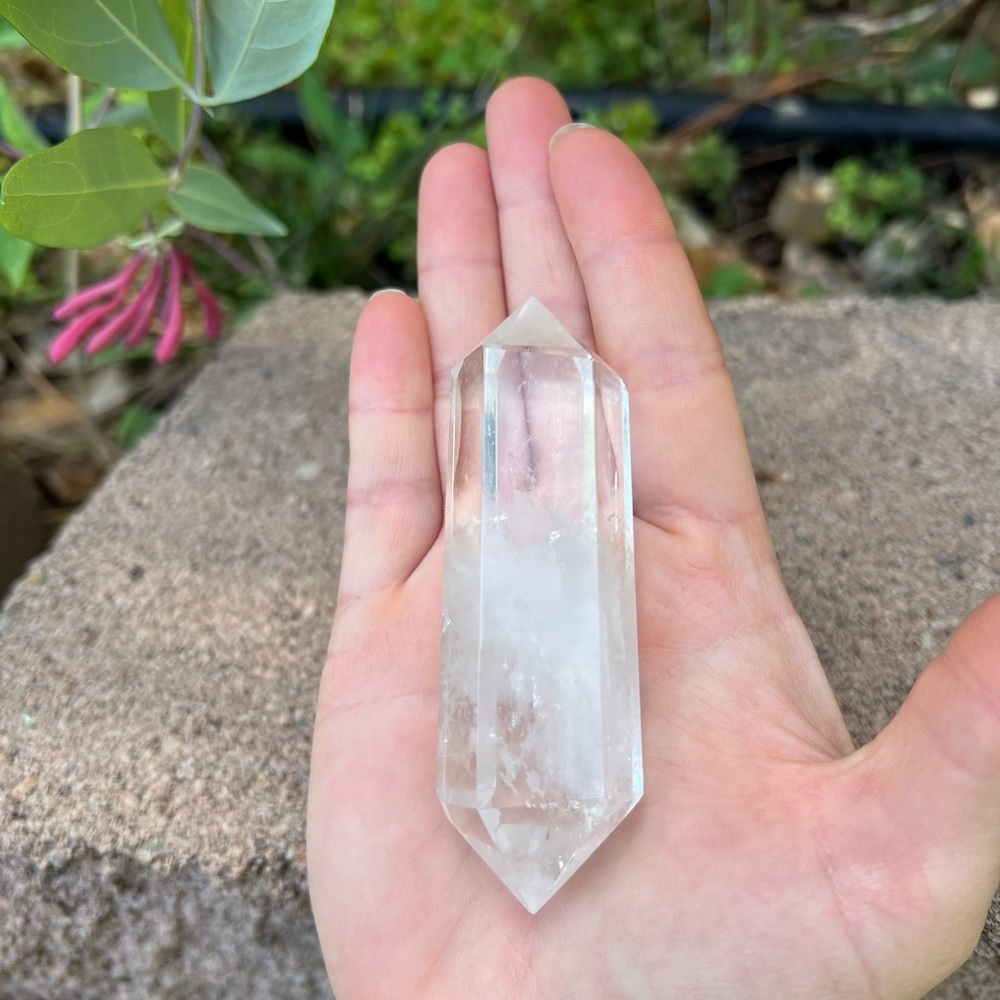 Double Terminated Quartz - Picture 4 of 8